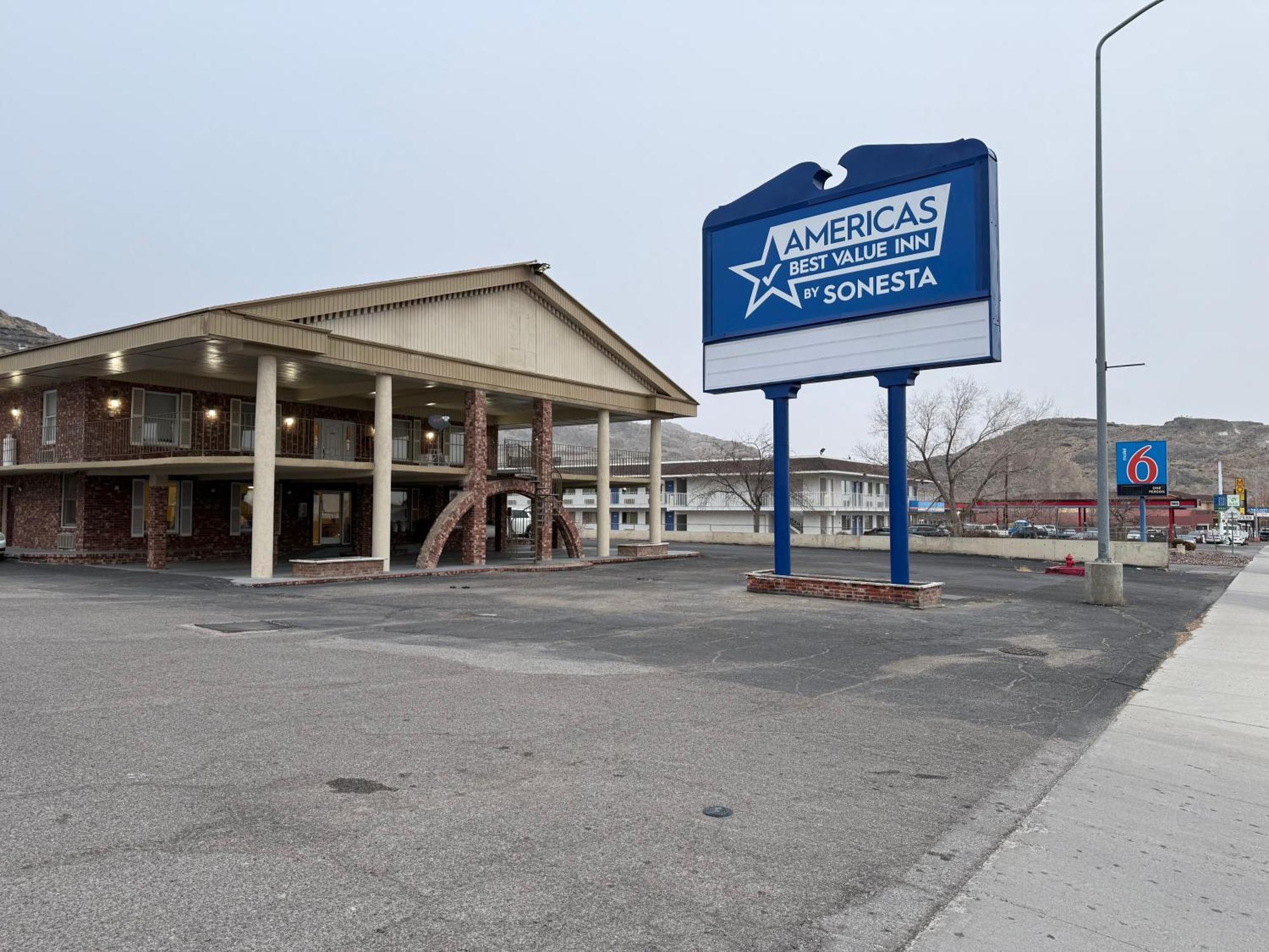 Americas Best Value Inn Wendover Eksteriør bilde